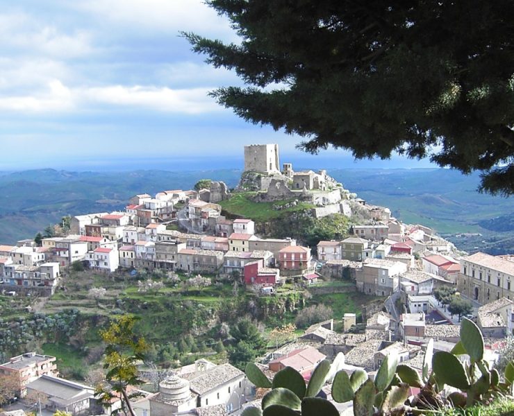 Un pueblo prohíbe a sus habitantes enfermarse. Esto en Italia