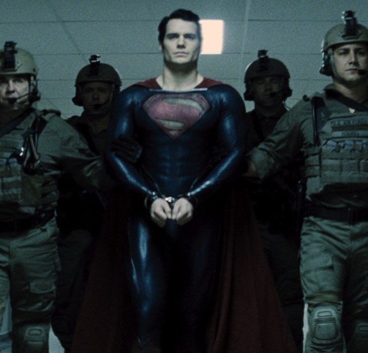 Superman presenta problemas legales lo cual afectará el estreno