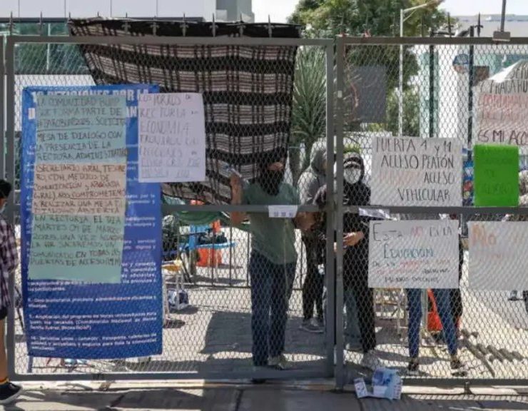 Estudiantes de la BUAP